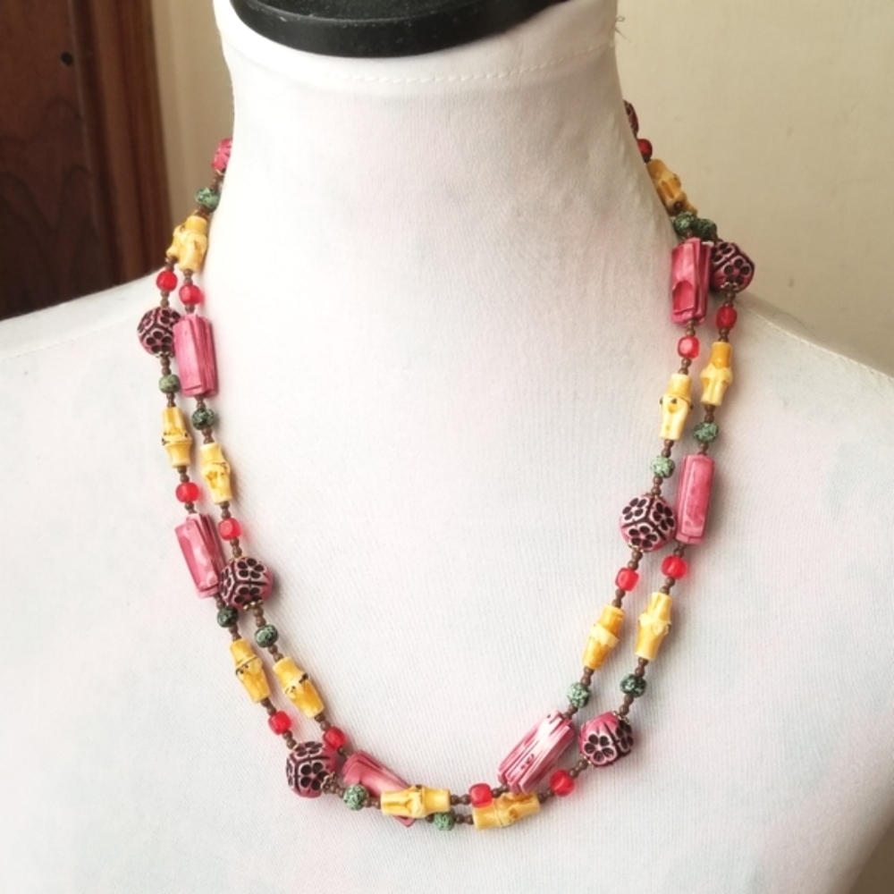 Vintage long necklace colorful beads yellow pink green